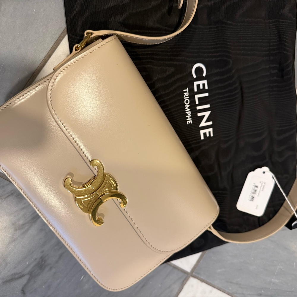 Celine Triomphe Bag in Shiny Calfskin - Picture 3 of 16